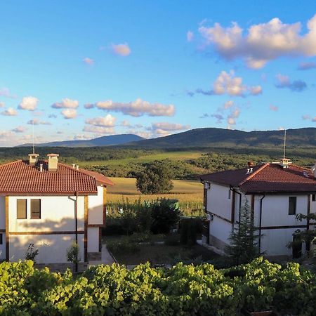 Bed and Breakfast Vis Velika Esterno foto