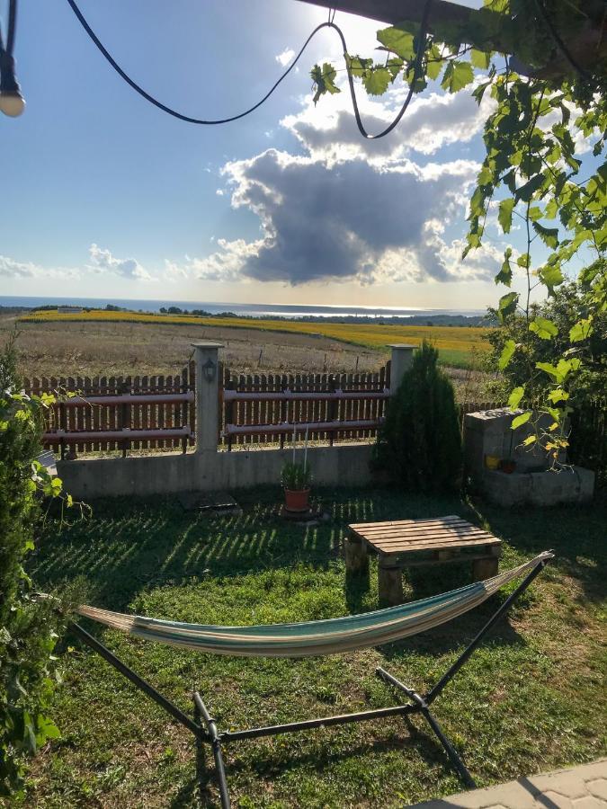 Bed and Breakfast Vis Velika Esterno foto
