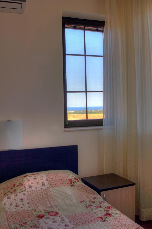 Bed and Breakfast Vis Velika Esterno foto