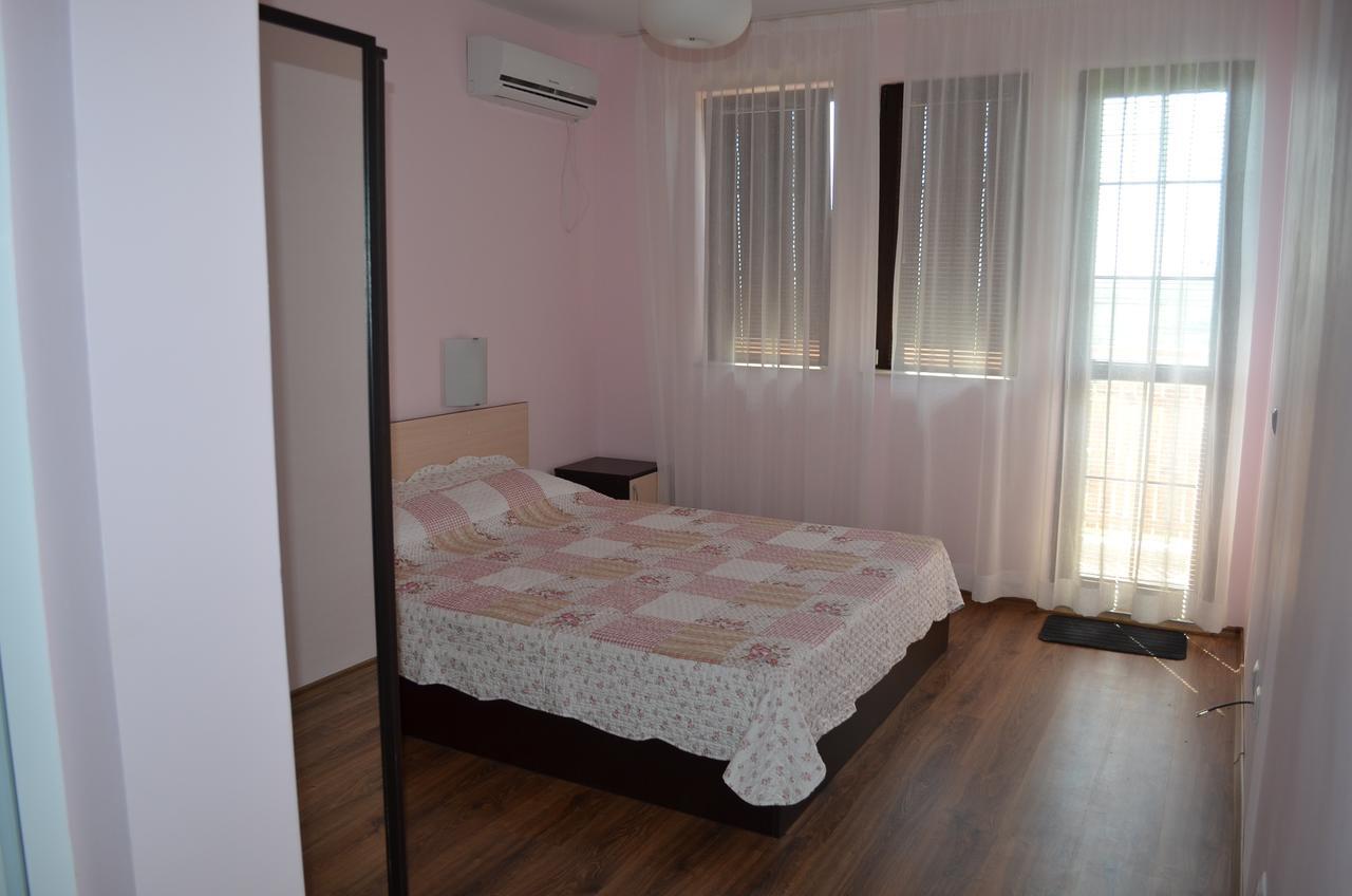Bed and Breakfast Vis Velika Esterno foto