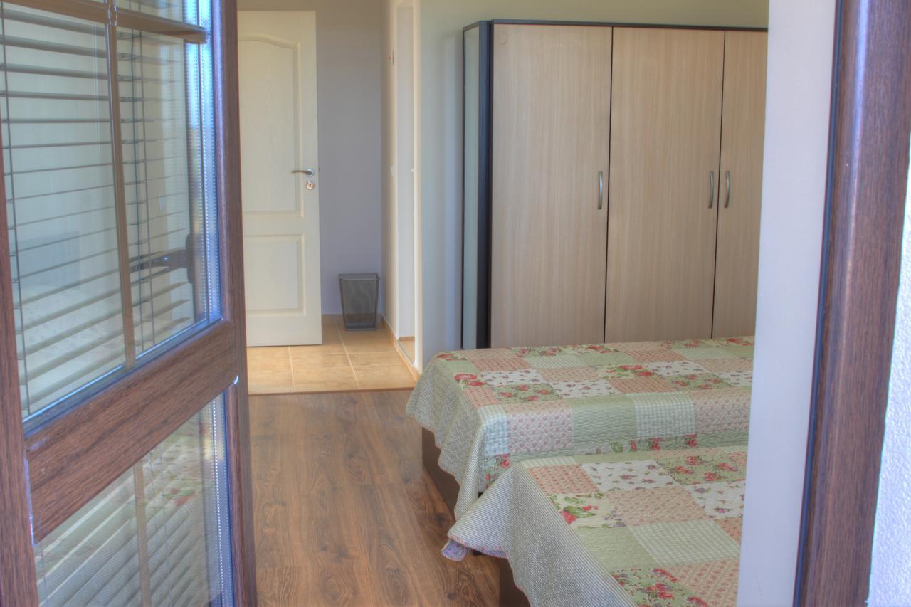 Bed and Breakfast Vis Velika Esterno foto