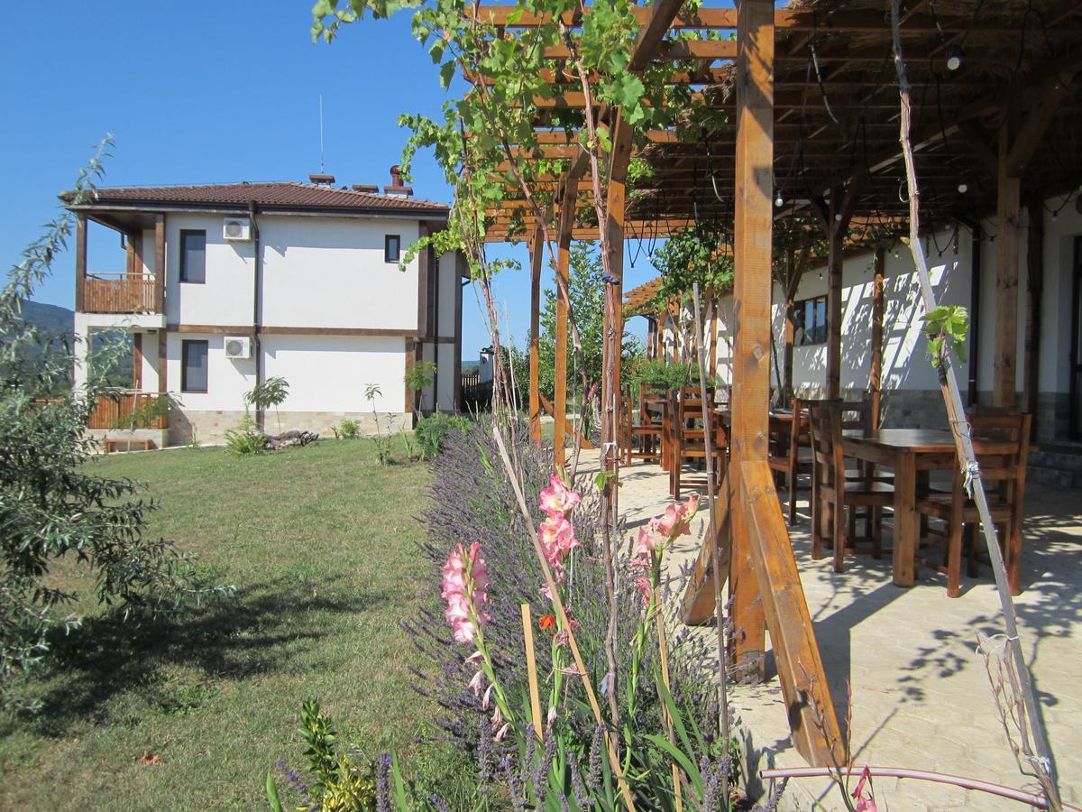 Bed and Breakfast Vis Velika Esterno foto
