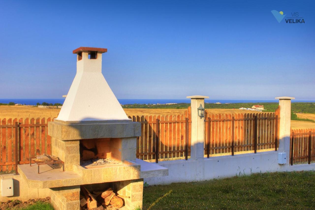 Bed and Breakfast Vis Velika Esterno foto