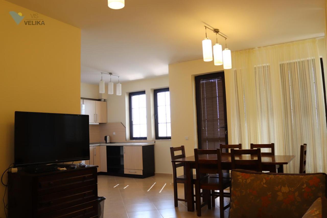 Bed and Breakfast Vis Velika Esterno foto